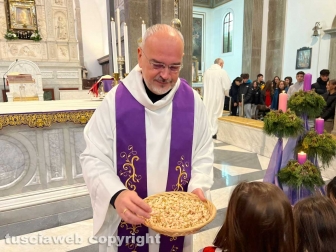 Viterbo - La messa prenatalizia alla basilica della Quercia