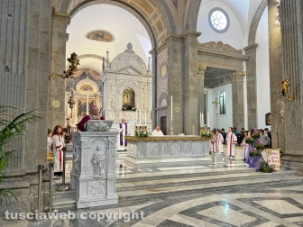 Viterbo - La messa prenatalizia alla basilica della Quercia