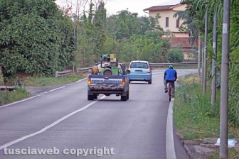 Il viaggio in bicicletta del bracciante straniero