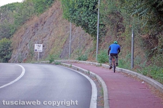 Il viaggio in bicicletta del bracciante straniero