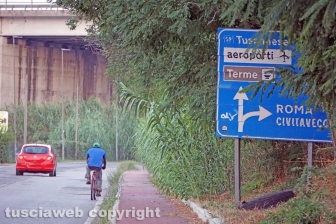 Il viaggio in bicicletta del bracciante straniero