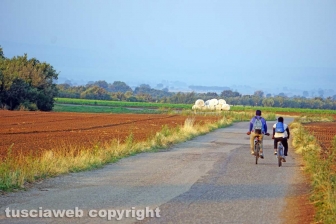 Il viaggio in bicicletta del bracciante straniero