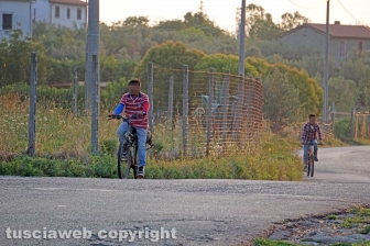 Il viaggio in bicicletta del bracciante straniero