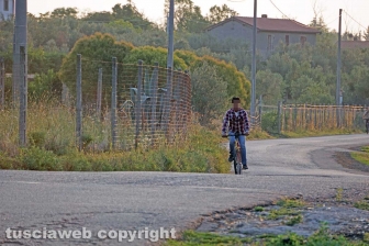 Il viaggio in bicicletta del bracciante straniero
