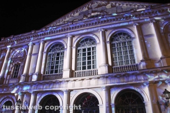 Il video mapping sul teatro dell'Unione