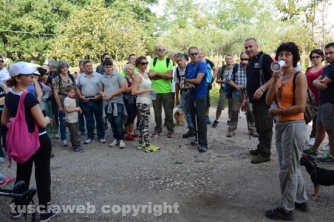 gruppo-con-emanuela-feliziani-che-parla