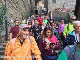 In cammino sulle vie dell'esilio di santa Rosa