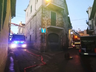 In fiamme appartamento a Marta