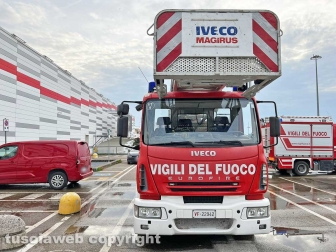 Viterbo - Evacuato il centro commerciale di via Garbini