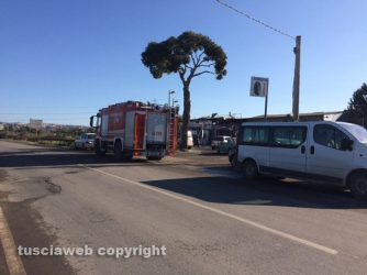 In fiamme officina meccanica