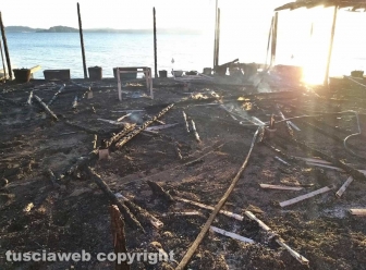 Montefiascone - In fiamme ristorante sul lago