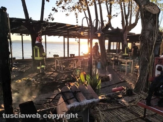Montefiascone - In fiamme ristorante sul lago