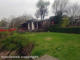 Capodimonte - In fiamme una pizzeria