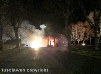 Capodimonte - In fiamme una pizzeria