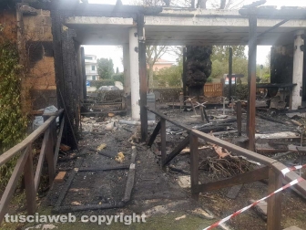 Capodimonte - In fiamme una pizzeria