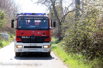 In fiamme vecchio casale a Mazzocchio