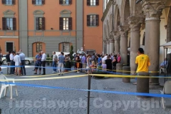 Santa Rosa - In fila per i biglietti