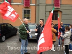 La manifestazione in piazza del Comune