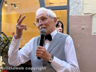 Viterbo - Inaugurazione dello Schenardino - Roberto Fanelli, storico barman di Schenardi