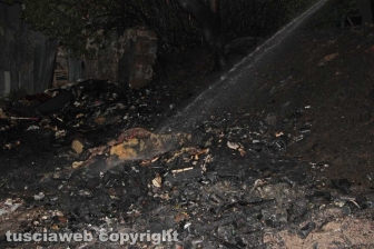Viterbo - Rifiuti in fiamme sulla Tangenziale