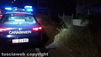 Viterbo - Rifiuti in fiamme sulla Tangenziale - I carabinieri