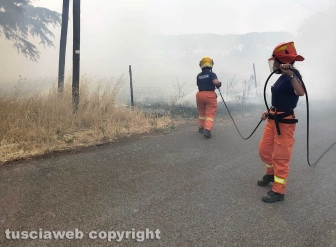 Incendio a Monterazzano - Associazione nazionale carabinieri, nucleo protezione civile