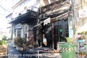 Incendio al bar Black out
