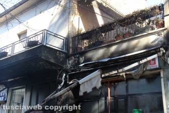 Incendio al bar Black out