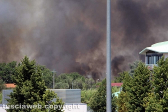 Incendio al cimitero San Lazzaro