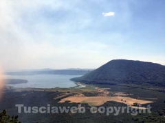 Incendio al lago di Vico