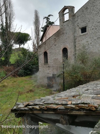 Viterbo - Incendio all'ex pub di valle Faul