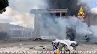 Bagnoregio - Incendio allo stabilimento ex Alta