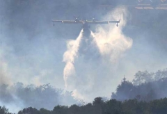 Le immagini dell\'incendio di Gradoli nelle foto di Marco Equitani