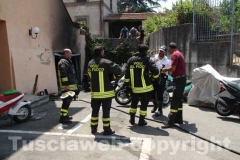L'officina incendiata