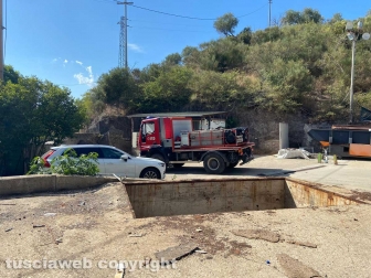 Incendio in strada Bagni