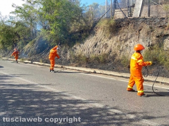 Incendio in strada Bagni
