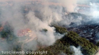 Incendio in strada Quartuccio