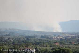 Incendio in strada Quartuccio