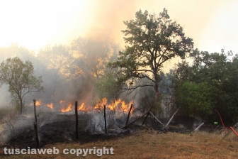 Incendio in strada Quartuccio
