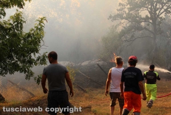 Incendio in strada Quartuccio