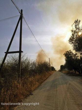 Incendio in strada Quartuccio