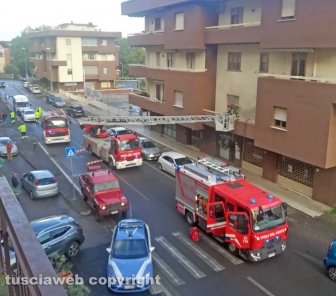 Viterbo – Incendio in un palazzo in via Belluno