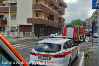 Viterbo - Incendio in un palazzo in via Belluno