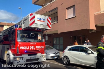 Viterbo - Incendio in un palazzo in via Belluno