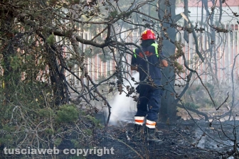 Viterbo - Incendio in via Edoardo Bordoni