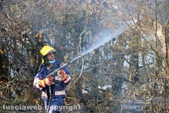 Viterbo - Incendio in via Edoardo Bordoni