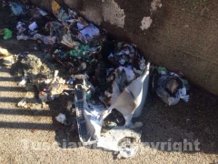 I cassonetti bruciati in via Saragat