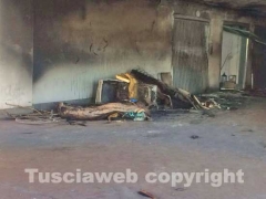 I cassonetti bruciati in via Saragat