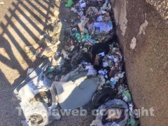 foto-2-I cassonetti bruciati in via Saragat