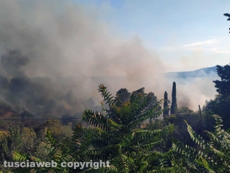 Giove - Incendio nel centro abitato